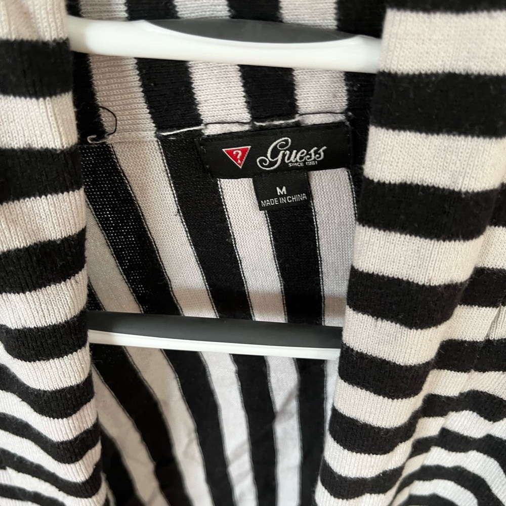 Cardigans/ sweater. - Picture 3 of 3